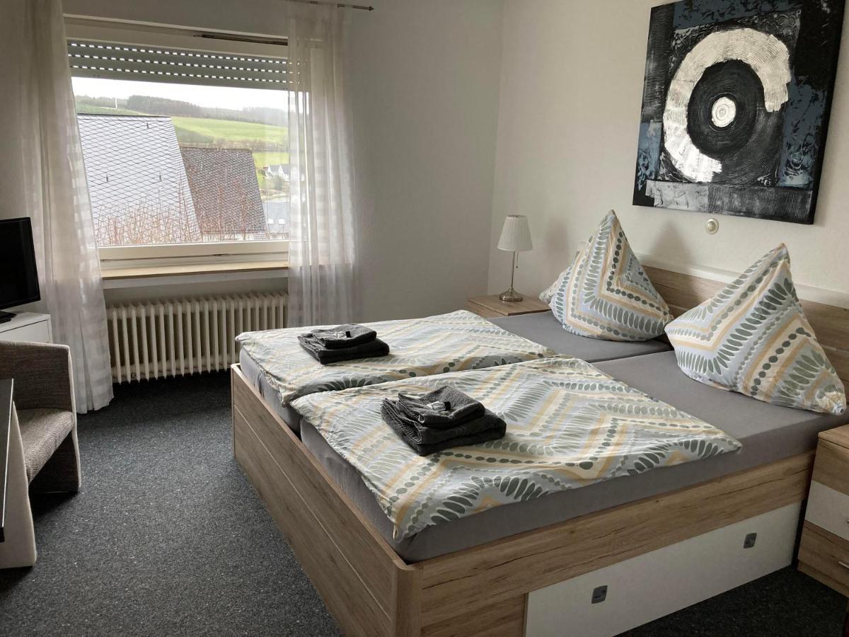 Bed & Breakfast Weisser Stein ชมาลเลนแบร์ก ภายนอก รูปภาพ
